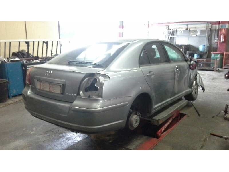 toyota avensis berlina (t25) del año 2008