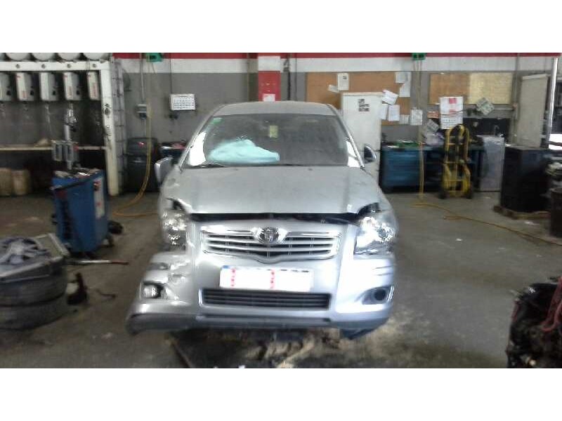 toyota avensis berlina (t25) del año 2008