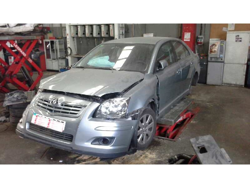 toyota avensis berlina (t25) del año 2008