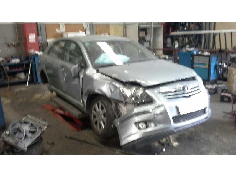toyota avensis berlina (t25) del año 2008