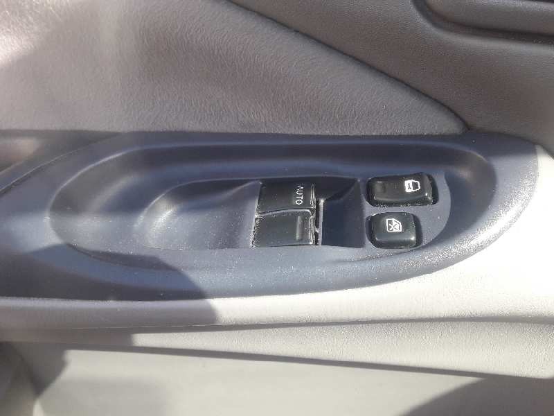 nissan almera (n16/e) del año 2002