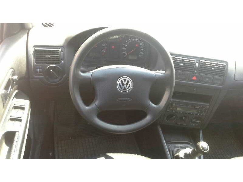 volkswagen golf iv berlina (1j1) del año 2001
