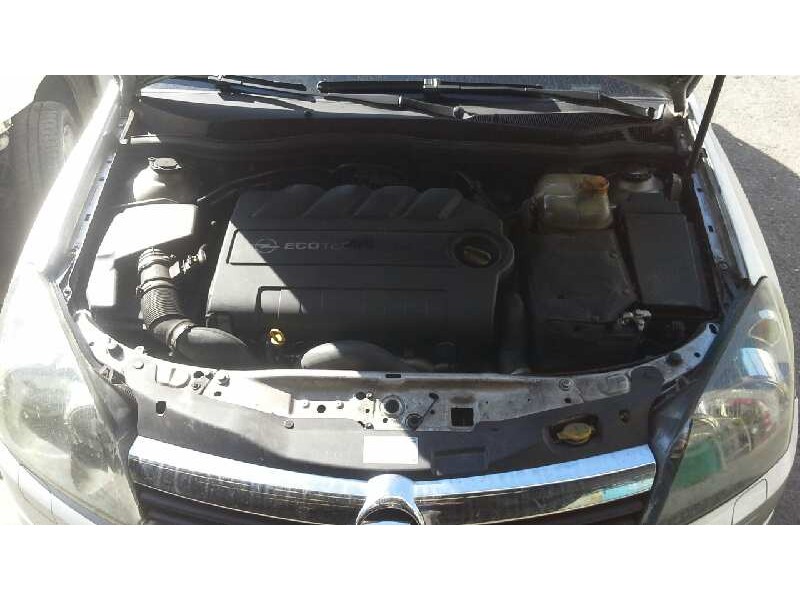 opel astra h berlina del año 2005
