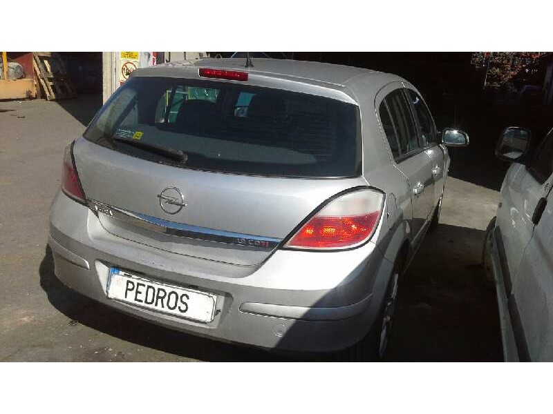 opel astra h berlina del año 2005