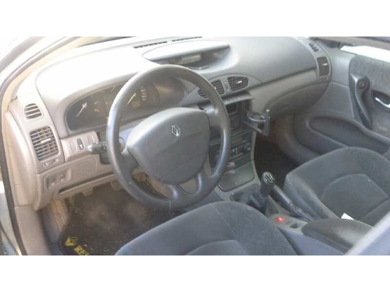 renault laguna ii (bg0) del año 2002