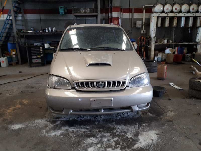 kia carnival del año 2001