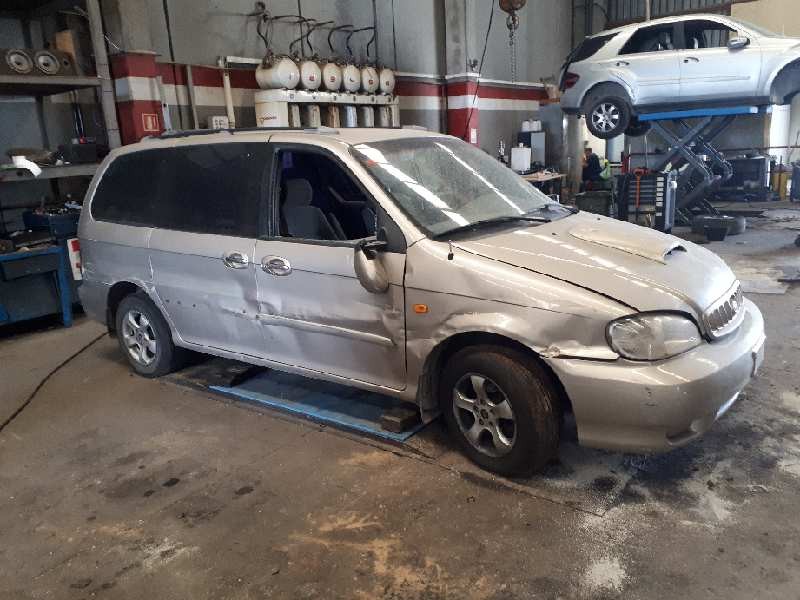 kia carnival del año 2001