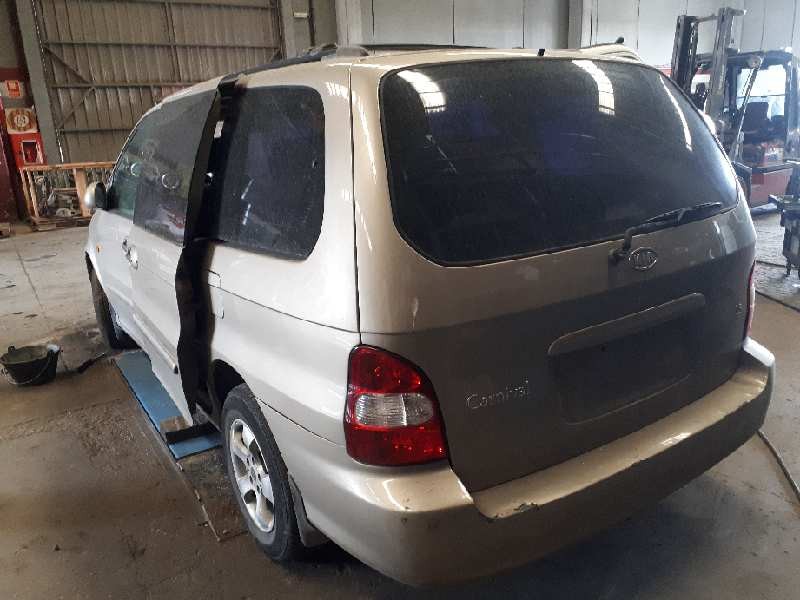 kia carnival del año 2001