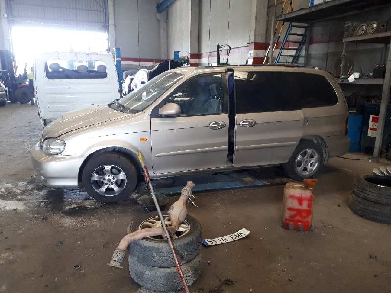 kia carnival del año 2001