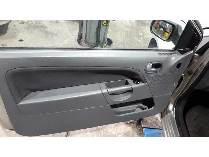 ford fiesta (cbk) del año 2003