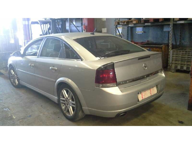 opel vectra c berlina del año 2003