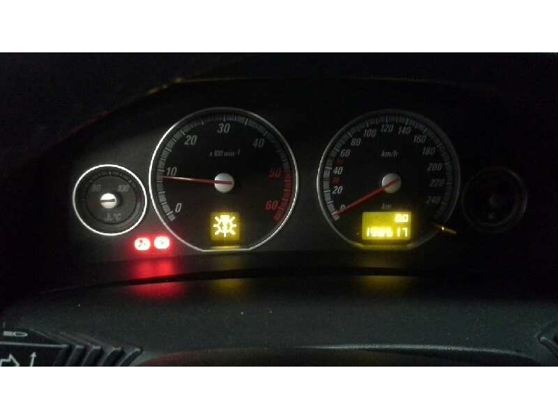 opel vectra c berlina del año 2003