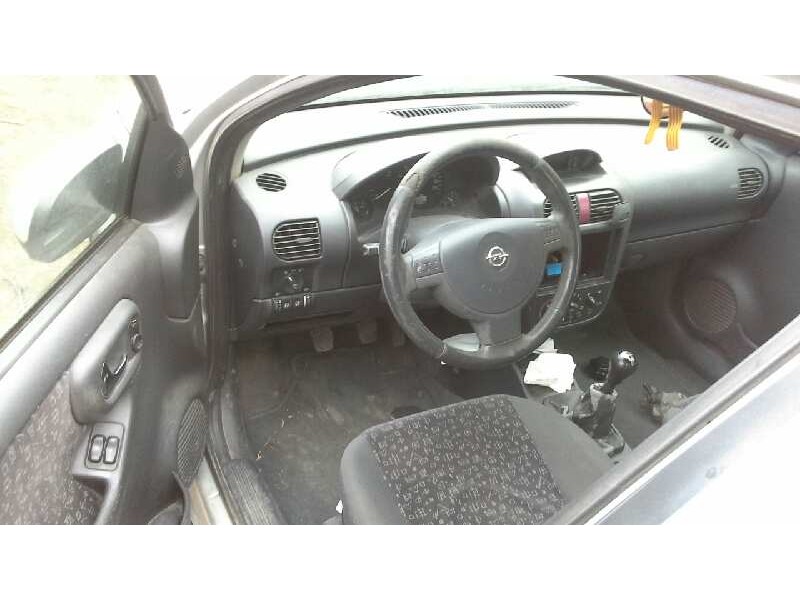 opel corsa c del año 2002