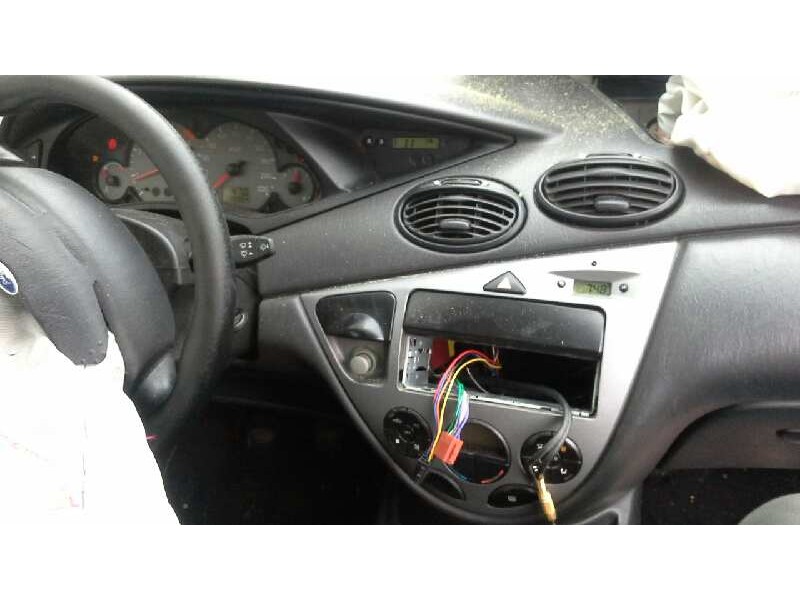 ford focus berlina (cak) del año 2003