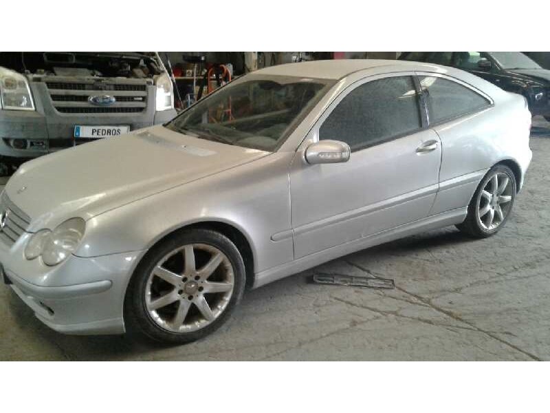 mercedes-benz clase c (w203) sportcoupe del año 2001