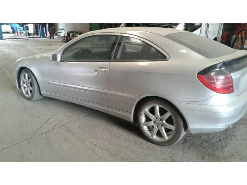 mercedes-benz clase c (w203) sportcoupe del año 2001