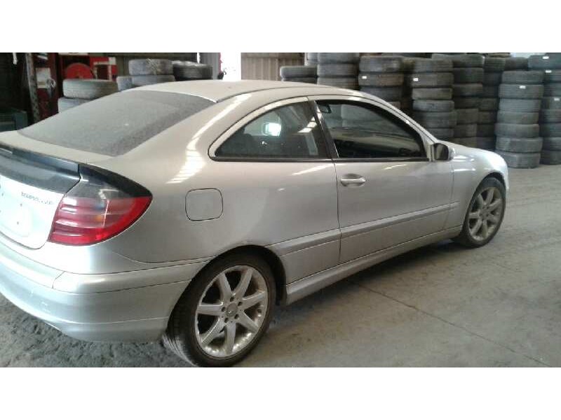 mercedes-benz clase c (w203) sportcoupe del año 2001