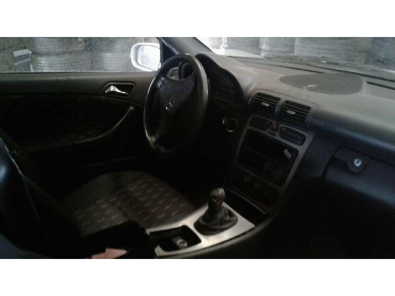 mercedes-benz clase c (w203) sportcoupe del año 2001
