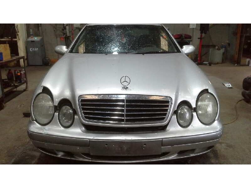 mercedes-benz clase clk (w208) coupe del año 1998
