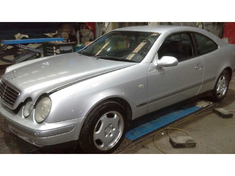 mercedes-benz clase clk (w208) coupe del año 1998