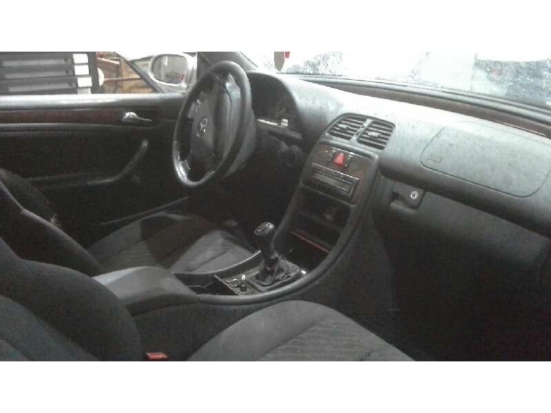 mercedes-benz clase clk (w208) coupe del año 1998