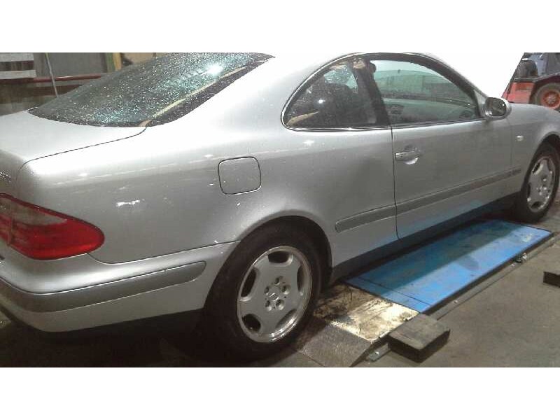 mercedes-benz clase clk (w208) coupe del año 1998