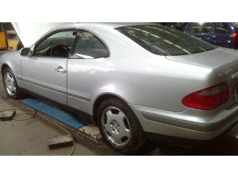 mercedes-benz clase clk (w208) coupe del año 1998
