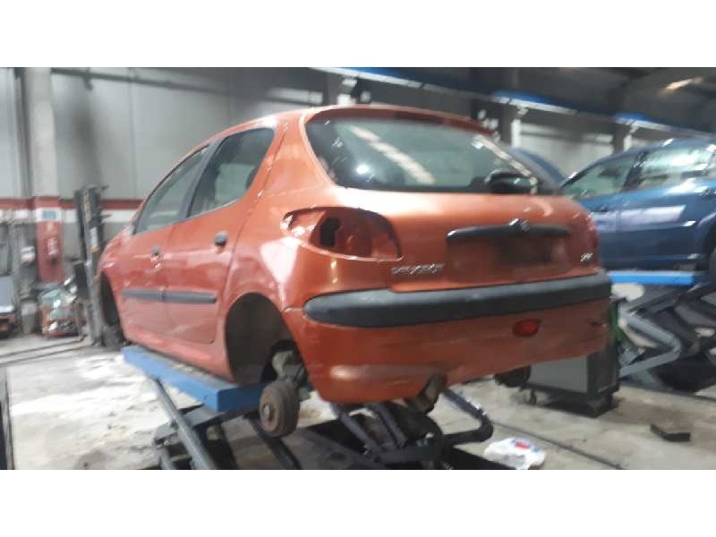 peugeot 206 berlina del año 2001