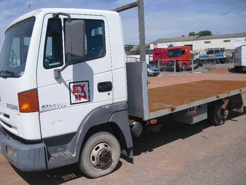 nissan atleon del año 2001