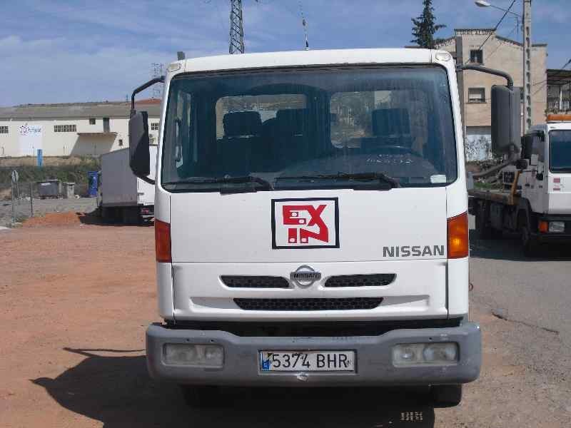 nissan atleon del año 2001