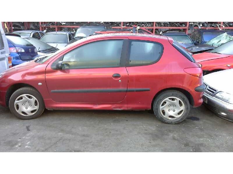 peugeot 206 berlina del año 2001