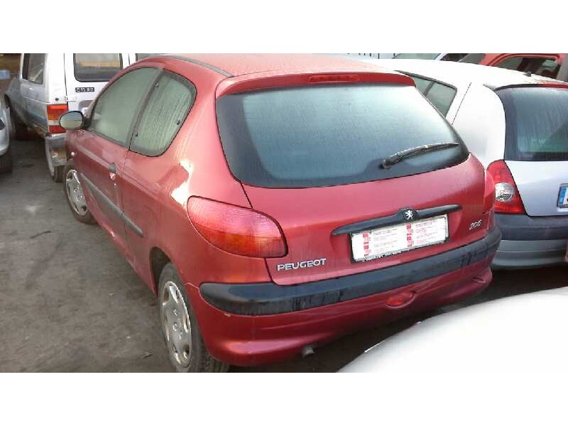 peugeot 206 berlina del año 2001