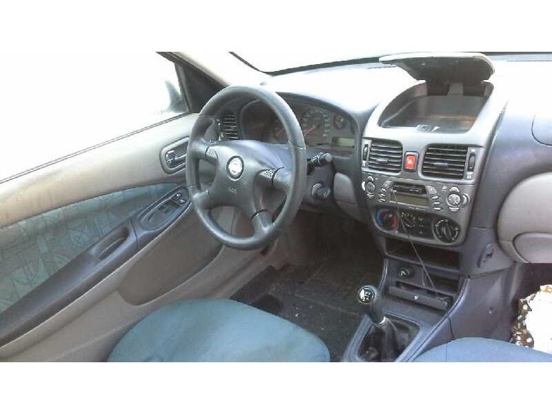 nissan almera (n16/e) del año 2001