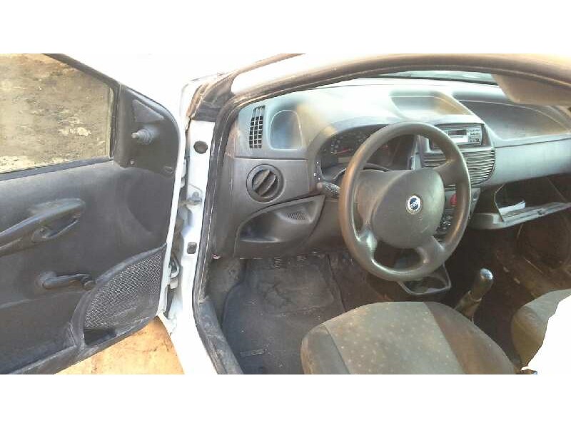 fiat punto berlina (188) del año 2007