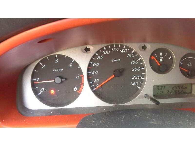 nissan almera (n16/e) del año 2001