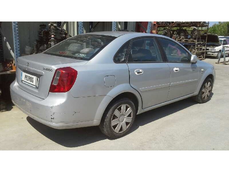 daewoo nubira berlina del año 2004