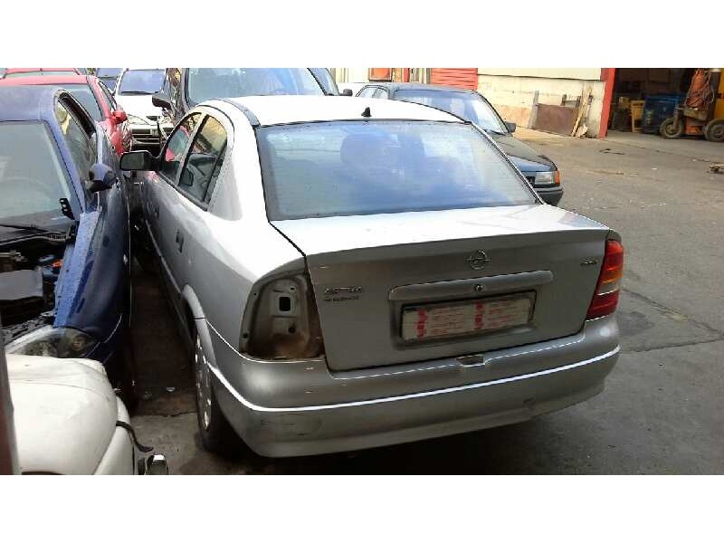 opel astra g berlina del año 2002