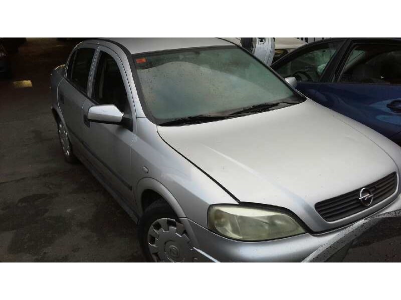 opel astra g berlina del año 2002