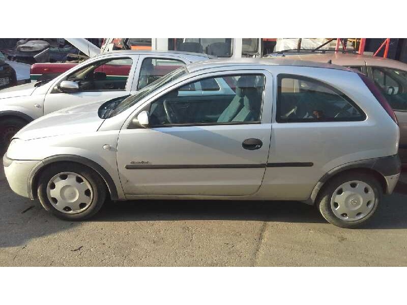 opel corsa c del año 2001