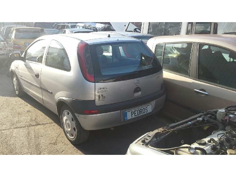 opel corsa c del año 2001