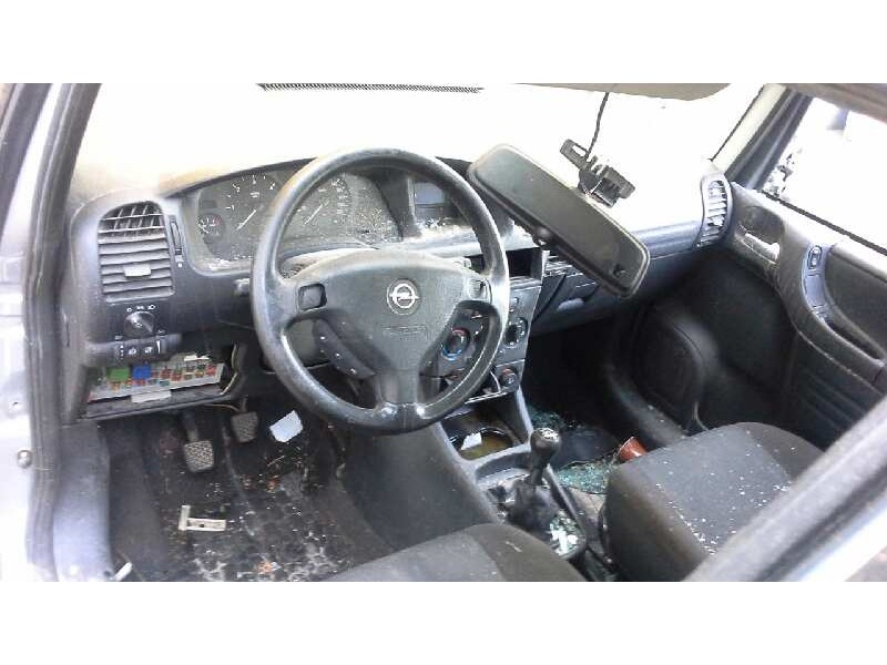 opel zafira a del año 2002