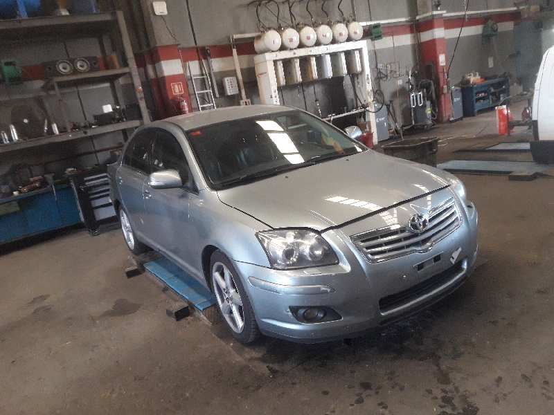 toyota avensis berlina (t25) del año 2008