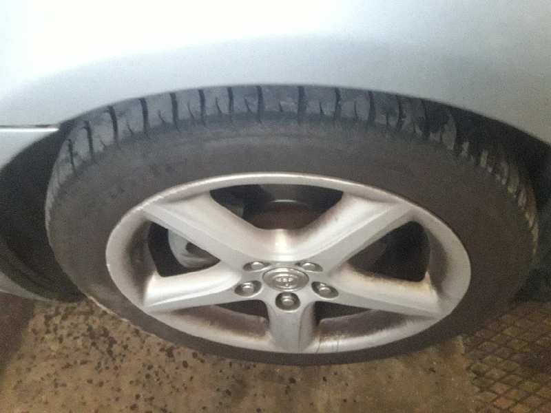 toyota avensis berlina (t25) del año 2008