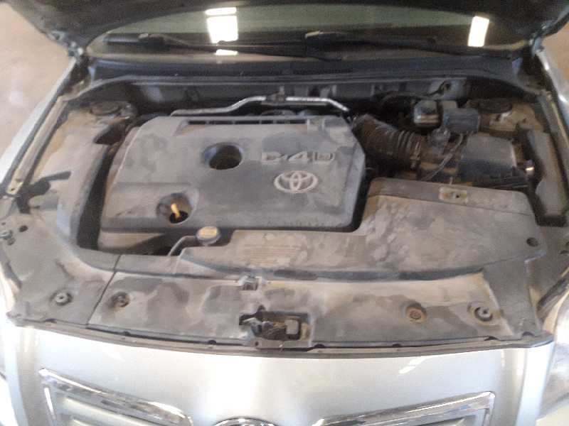 toyota avensis berlina (t25) del año 2008