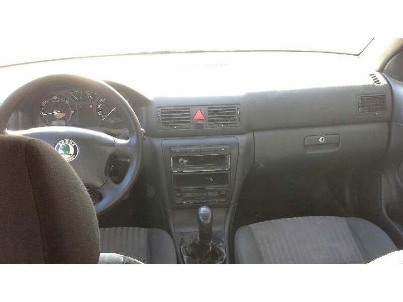 skoda octavia combi (1u5) del año 2003