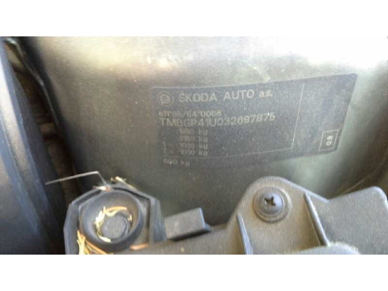 skoda octavia combi (1u5) del año 2003