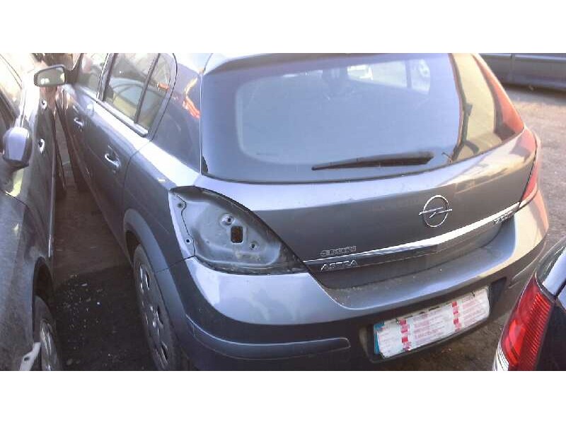 opel astra h berlina del año 2004