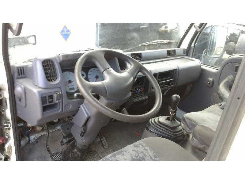 nissan cabstar del año 2001