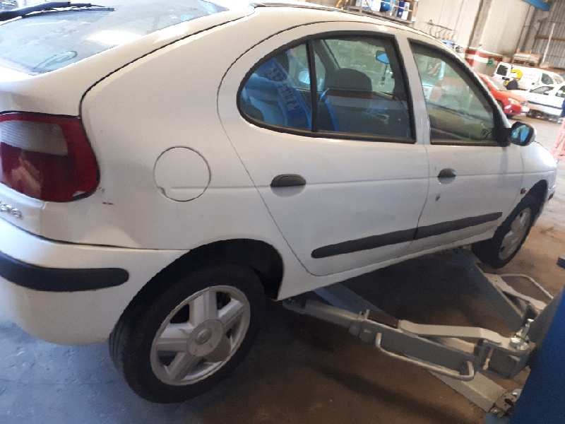 renault megane i fase 2 berlina (ba0) del año 2000