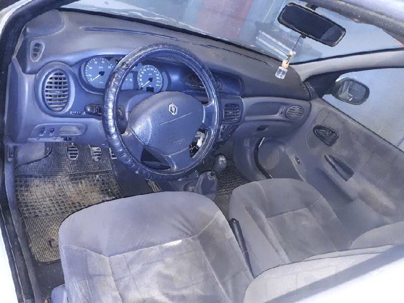 renault megane i fase 2 berlina (ba0) del año 2000